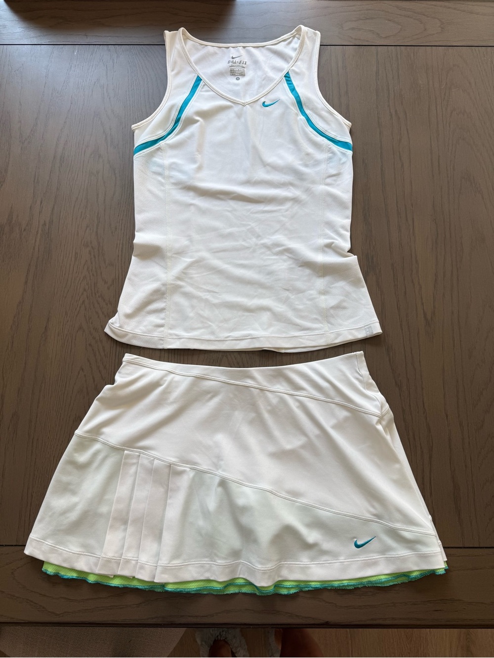 Nike Women’s Tennis Tank and Skirt Set with Teal and Lime Trim (Top S / Skirt M)